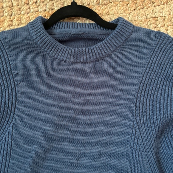 Marino wool crewneck sweater✨ - Picture 2 of 4